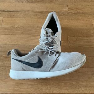 Nike Roshe Run One Gray Size 9